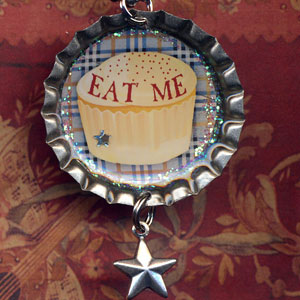 Alice in Wonderland Eat Me Cupcake