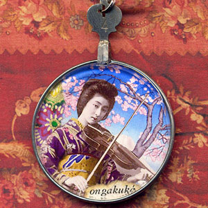 Geisha with Violin