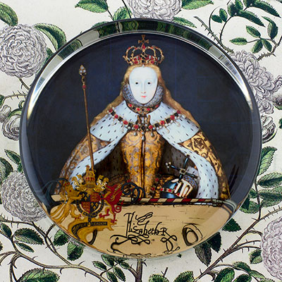 Queen Elizabeth in Coronation Robes Tudor I Glass Round Paperweight
